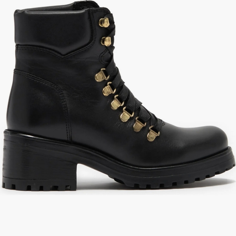 Steve Madden Gael Lug Sole Leather Hiker Boot (size 10)